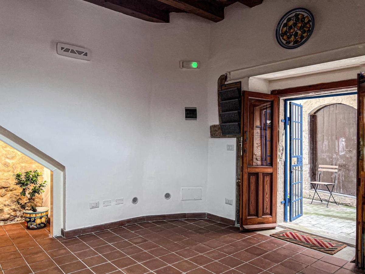 Sunny Holiday Apartment - Ortigia Syracuse Екстер'єр фото